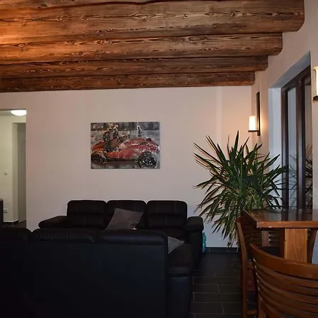 Podlesansky Mlyn S Wellness Lesany (Benesov)