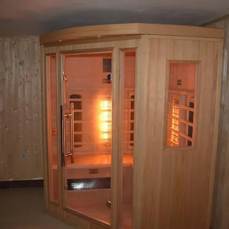 Villa Podlesansky Mlyn S Wellness Lesany (Benesov)